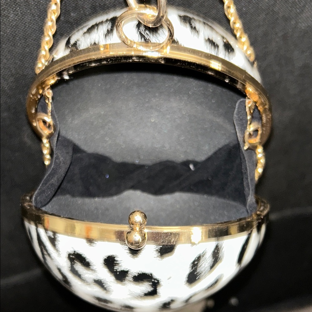 Chic Leopard Print Round Purse - image 2